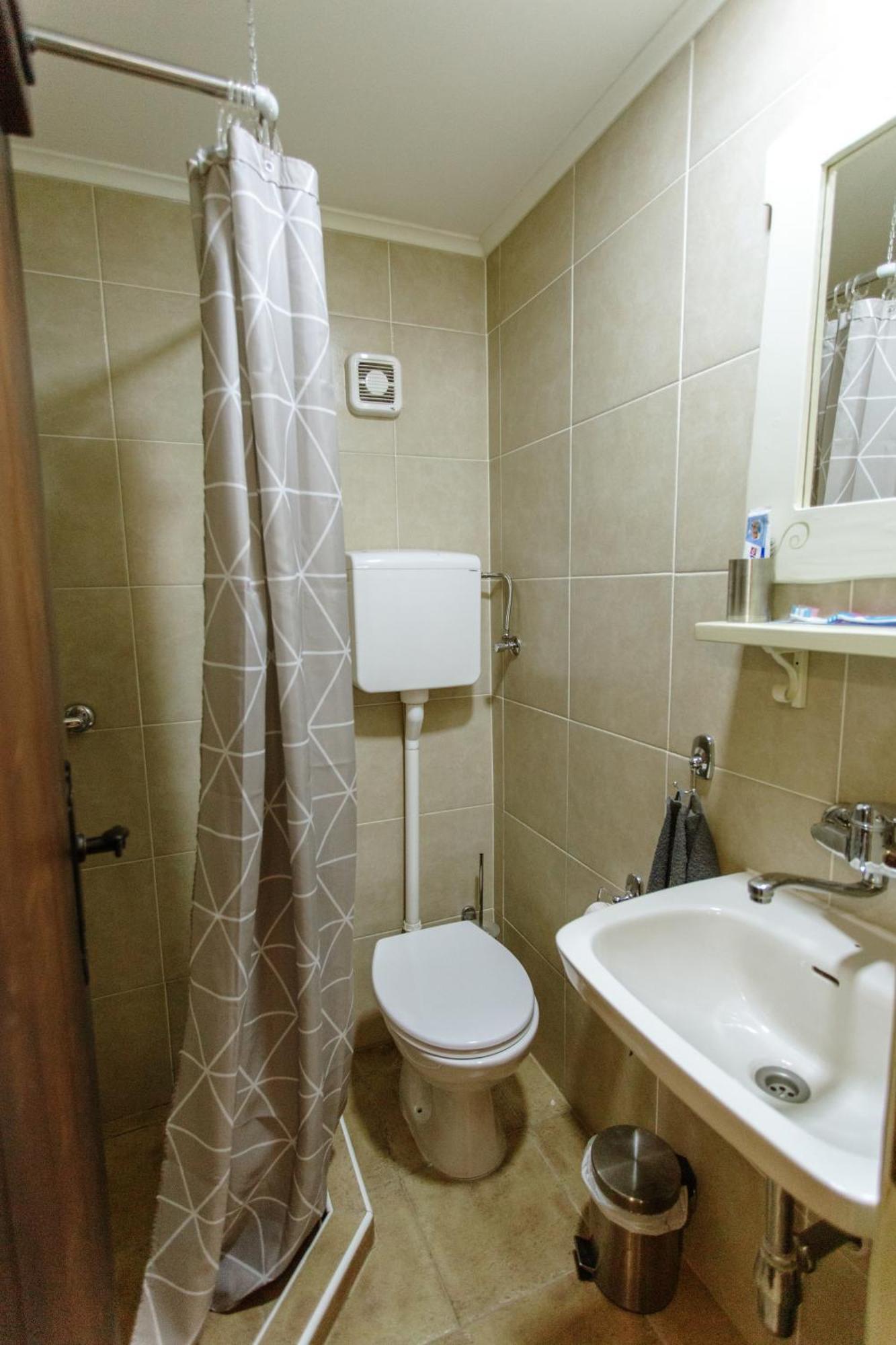 Apartmani Sirmium Sremska Mitrovica Bilik gambar